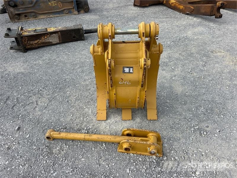 Land Hero 26 in Excavator Grapple - Fits Cat 307 Grabeži