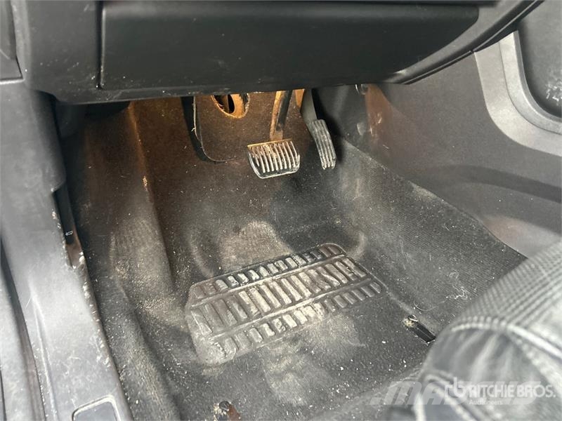 Land Rover Discovery Sport AWD SUV Automašīnas