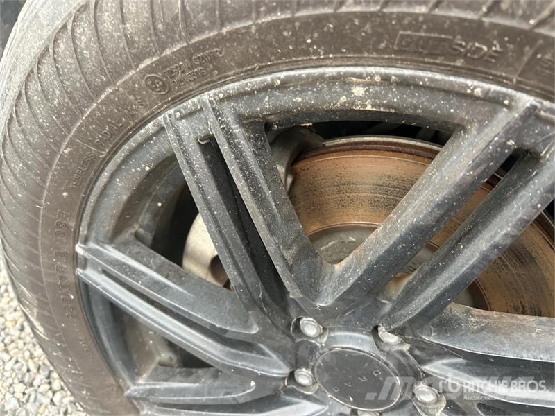 Land Rover Discovery Sport AWD SUV Automašīnas