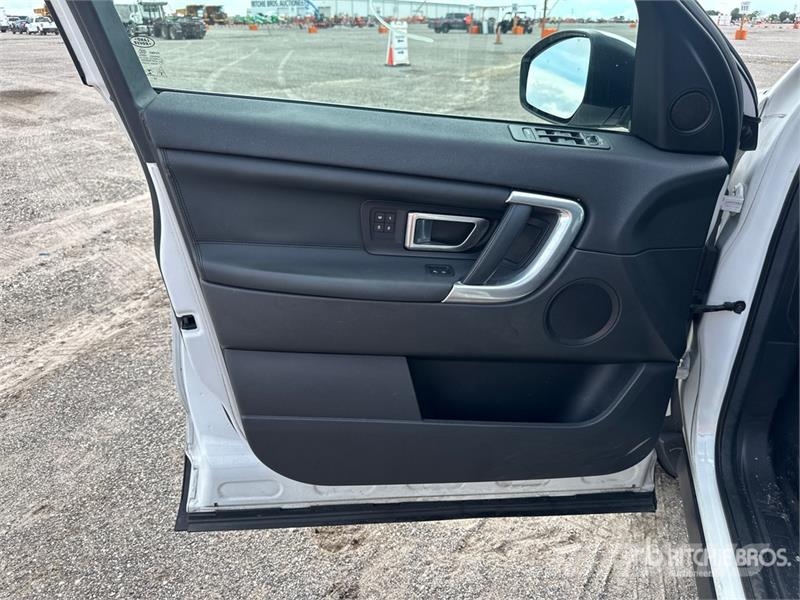 Land Rover Discovery Sport 2WD SUV PKWs