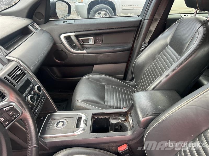Land Rover Discovery Sport Sport AWD SUV سيارات