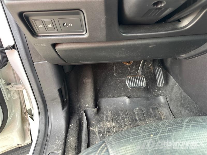 Land Rover Discovery Sport 2WD SUV PKWs