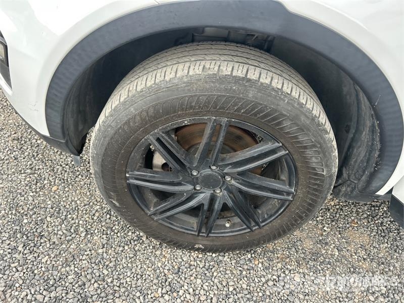 Land Rover Discovery Sport AWD SUV Automašīnas