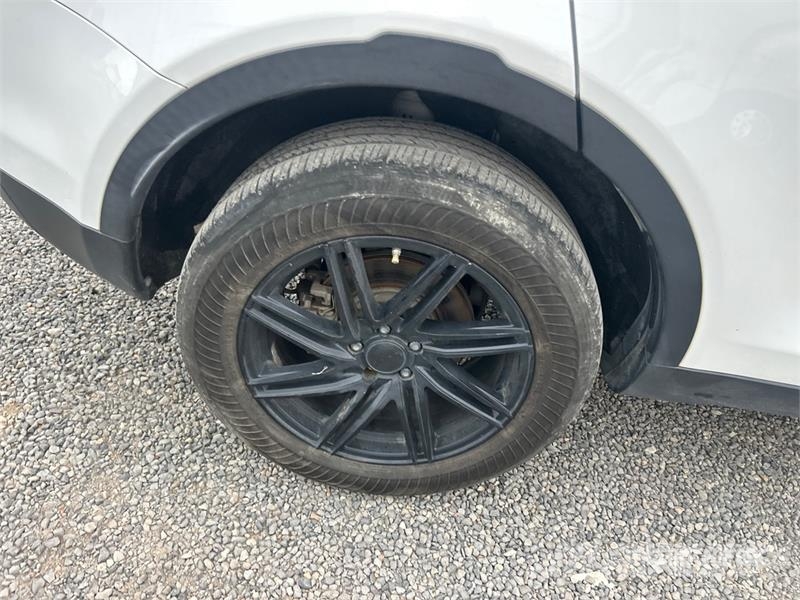 Land Rover Discovery Sport AWD SUV Automašīnas