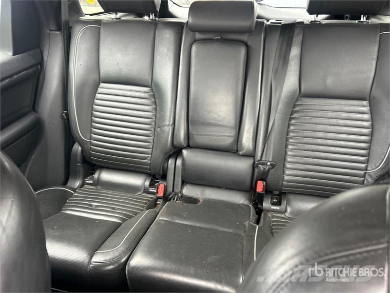 Land Rover Discovery Sport Sport AWD SUV سيارات