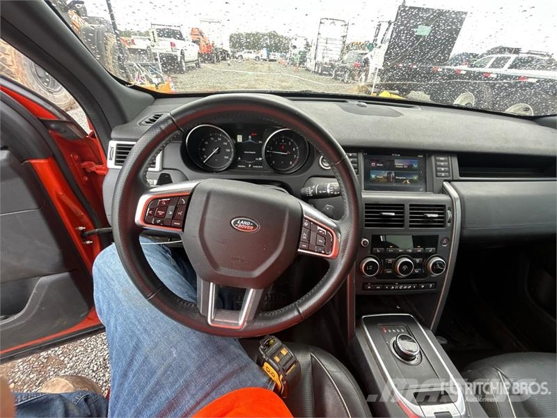 Land Rover Discovery Sport Sport AWD SUV سيارات