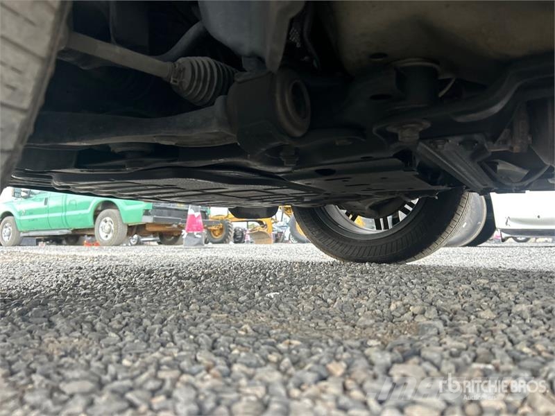 Land Rover Discovery Sport AWD SUV Automašīnas
