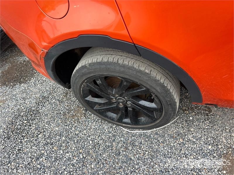 Land Rover Discovery Sport Sport AWD SUV سيارات
