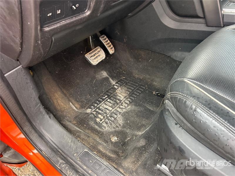 Land Rover Discovery Sport Sport AWD SUV سيارات