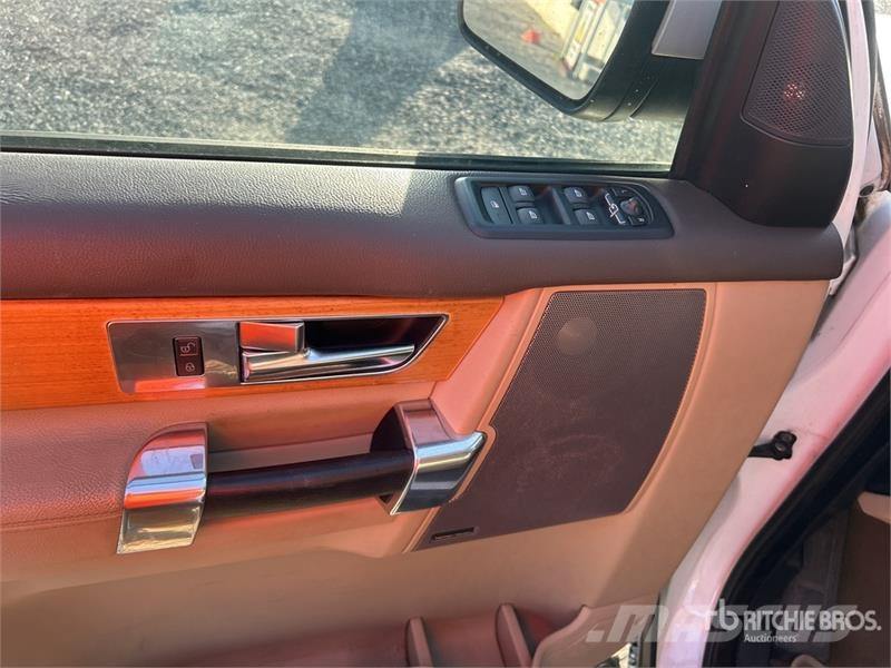 Land Rover LR4 AWD SUV Henkilöautot