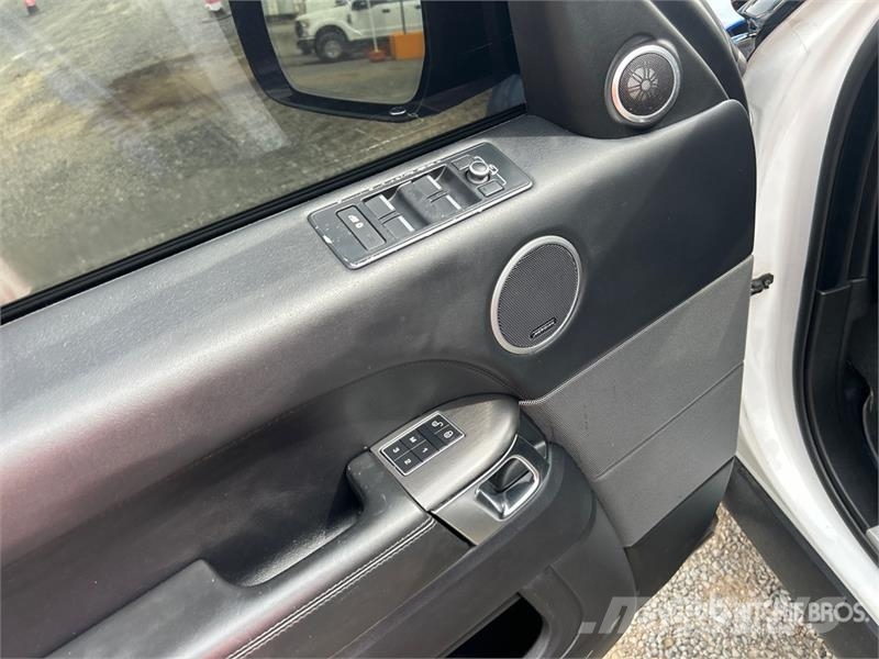 Land Rover Range Rover 4WD SUV سيارات