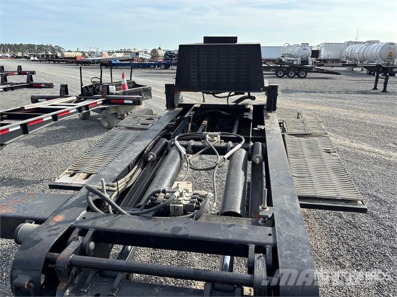 Landoll 835 Tri/A Removable Gooseneck Lowboy Trailer 低架裝載車