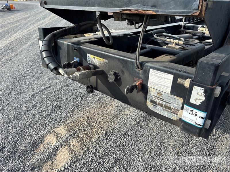 Landoll 835 Tri/A Removable Gooseneck Lowboy Trailer 低架裝載車