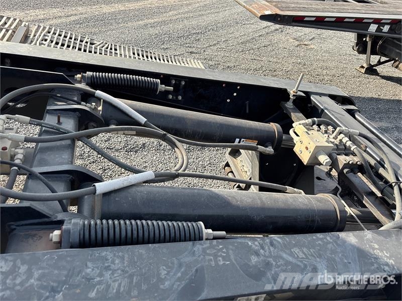 Landoll 835 Tri/A Removable Gooseneck Lowboy Trailer 低架裝載車