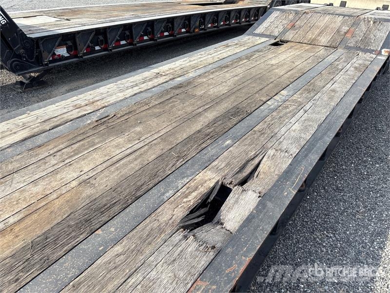 Landoll 835 Tri/A Removable Gooseneck Lowboy Trailer 低架裝載車