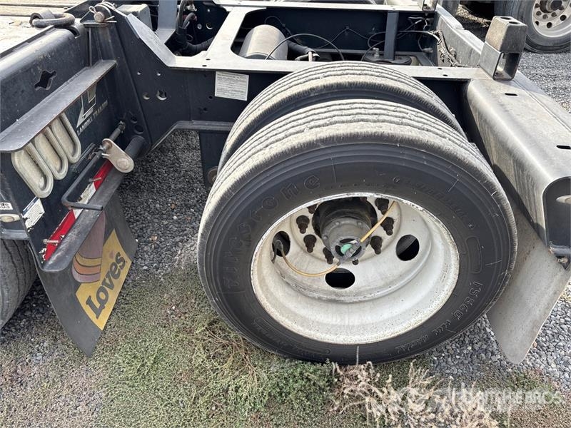 Landoll 835 Tri/A Removable Gooseneck Lowboy Trailer 低架裝載車