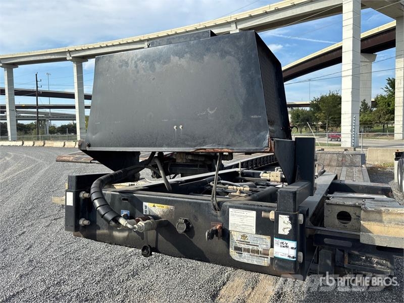 Landoll 835 Tri/A Removable Gooseneck Lowboy Trailer 低架裝載車