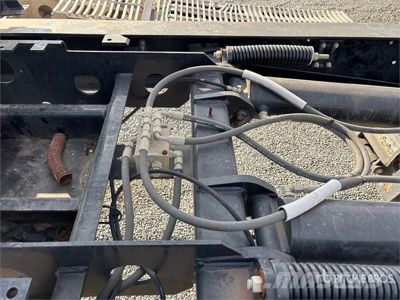Landoll 835 Tri/A Removable Gooseneck Lowboy Trailer 低架裝載車