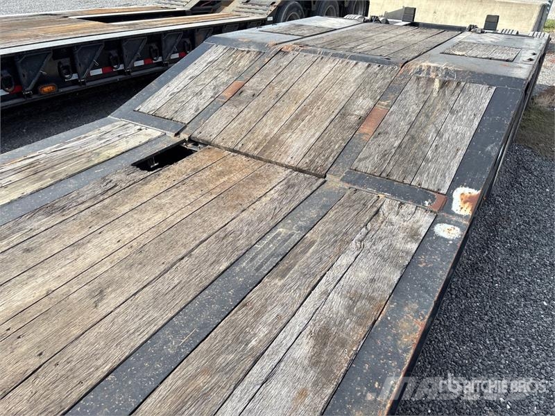 Landoll 835 Tri/A Removable Gooseneck Lowboy Trailer 低架裝載車