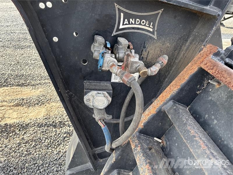 Landoll 835 Tri/A Removable Gooseneck Lowboy Trailer 低架裝載車