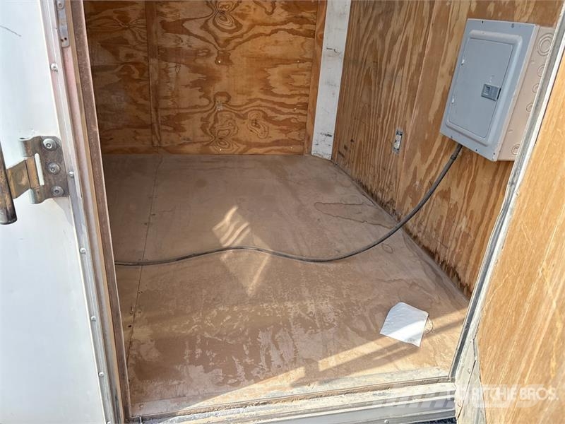  Lark VT712TA 12 ft T/A Enclosed Trailer Cajas de remolque