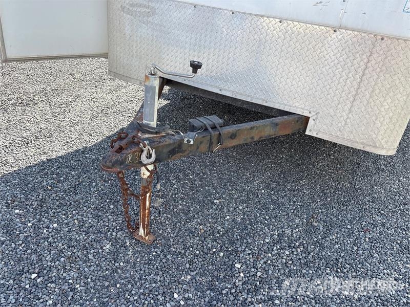  Lark VT712TA 12 ft T/A Enclosed Trailer Cajas de remolque