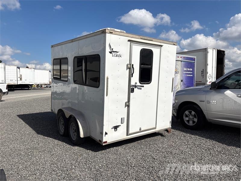  Lark VT712TA 12 ft T/A Enclosed Trailer Cajas de remolque