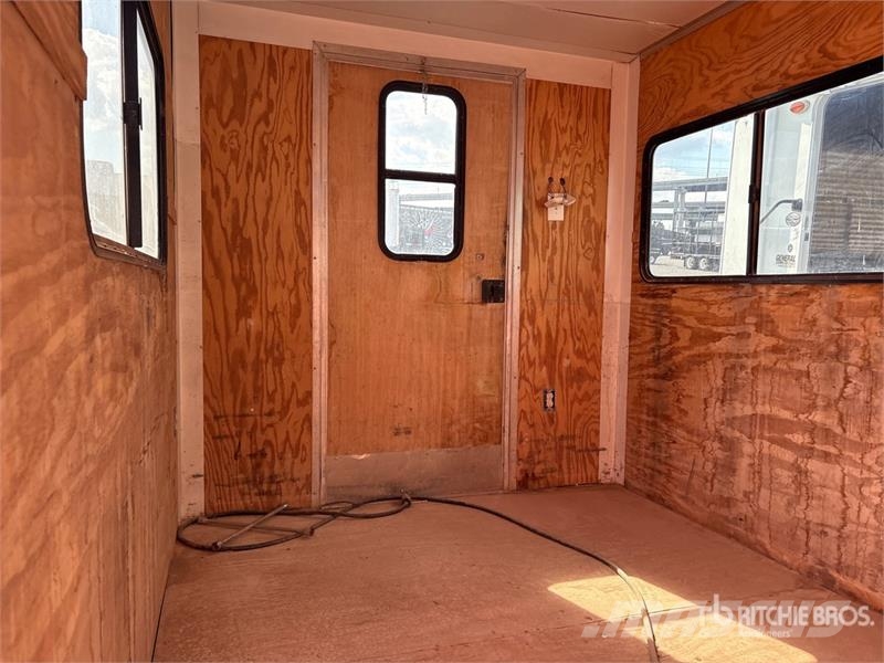  Lark VT712TA 12 ft T/A Enclosed Trailer Cajas de remolque