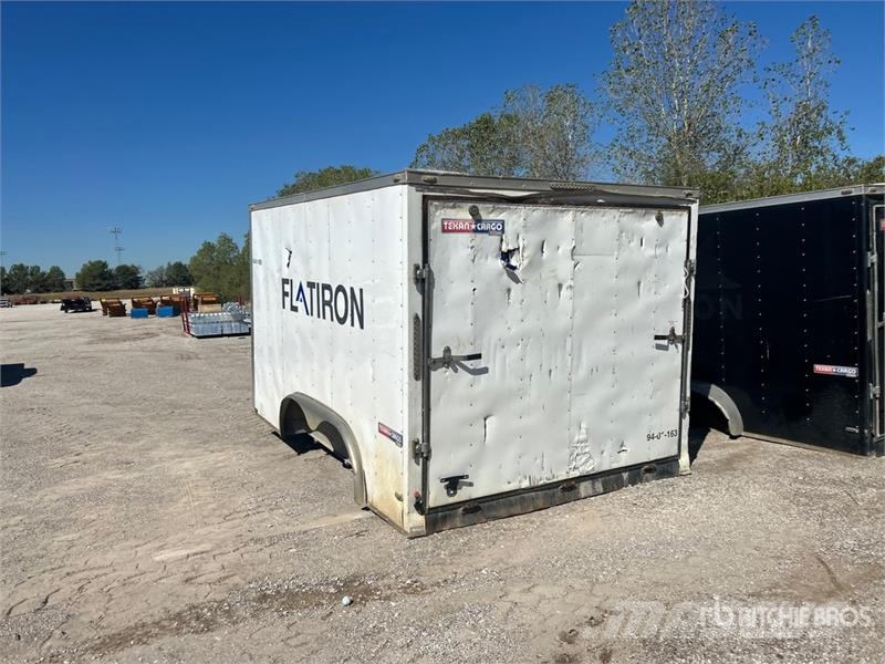  Lark VT8X12TA 12 ft T/A Enclosed Trailer (Inoperab Cajas de remolque