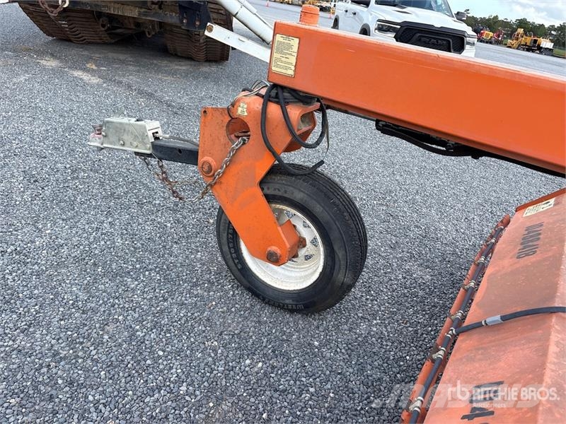 Lay-Mor SM300 路面清掃機