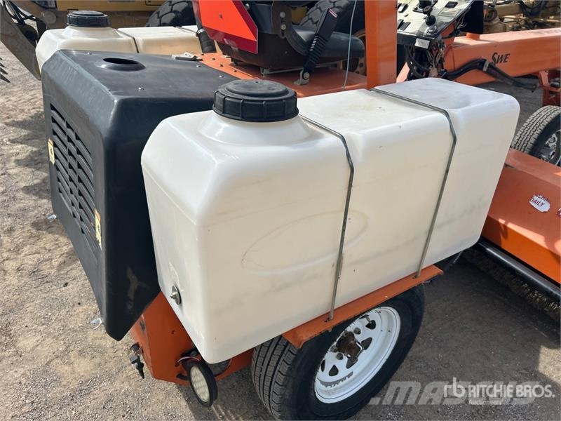 Lay-Mor SM300 路面清掃機