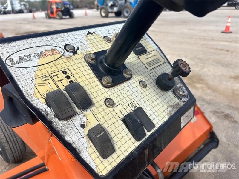 Lay-Mor SM300 路面清掃機