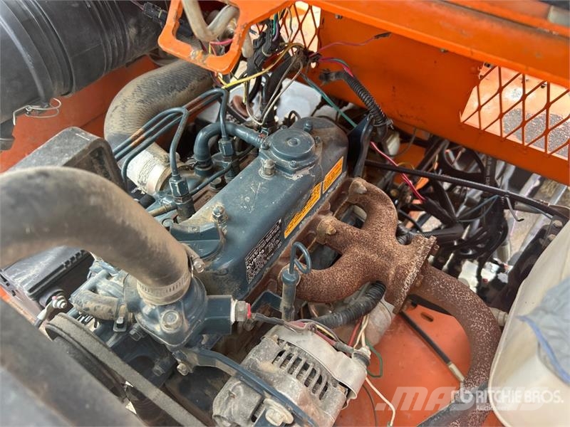Lay-Mor SM300 路面清掃機