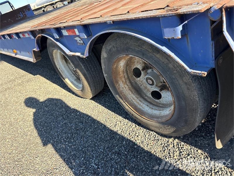 Ledwell 48 ft T/A Hydraulic Tail Trailer Low loaders