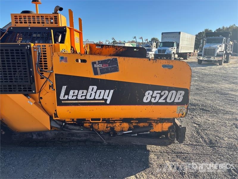 LeeBoy 8520B Track Asphalt Paver アスファルトフィニッシャ