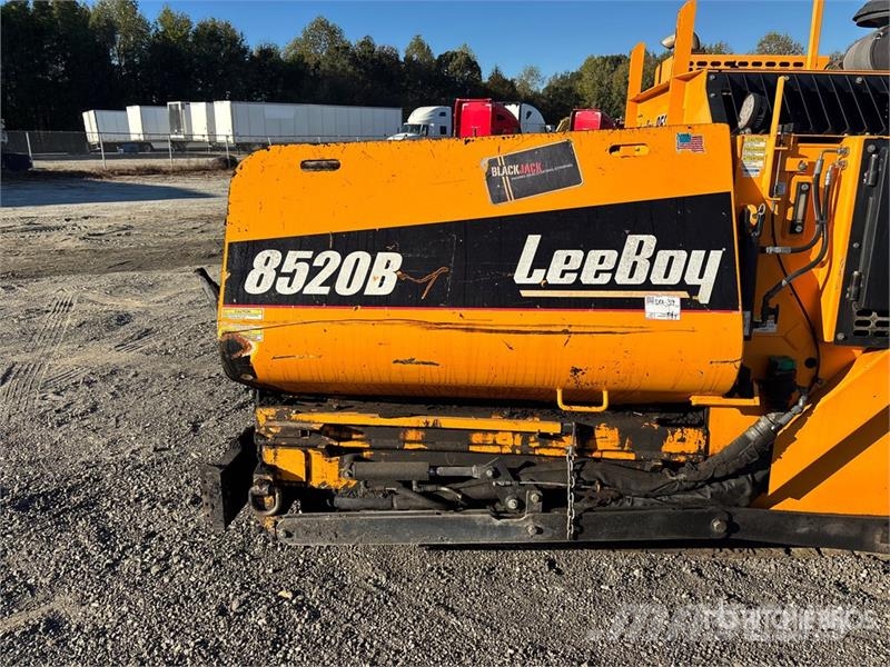 LeeBoy 8520B Track Asphalt Paver アスファルトフィニッシャ