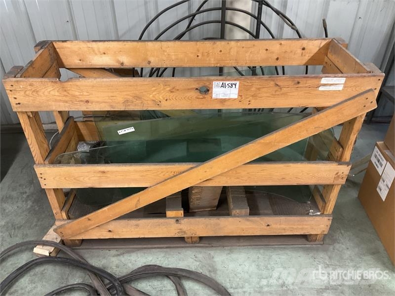 Left and Right Windshield Glass for Mack CH/CX Tru Ostale kargo komponente