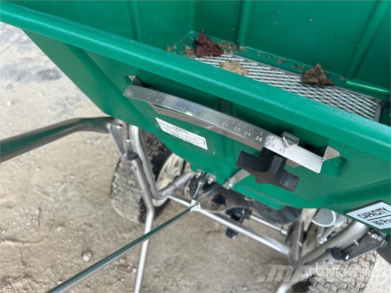 Lesco S/A 80 lb Fertilizer Spreader Prskalice đubriva