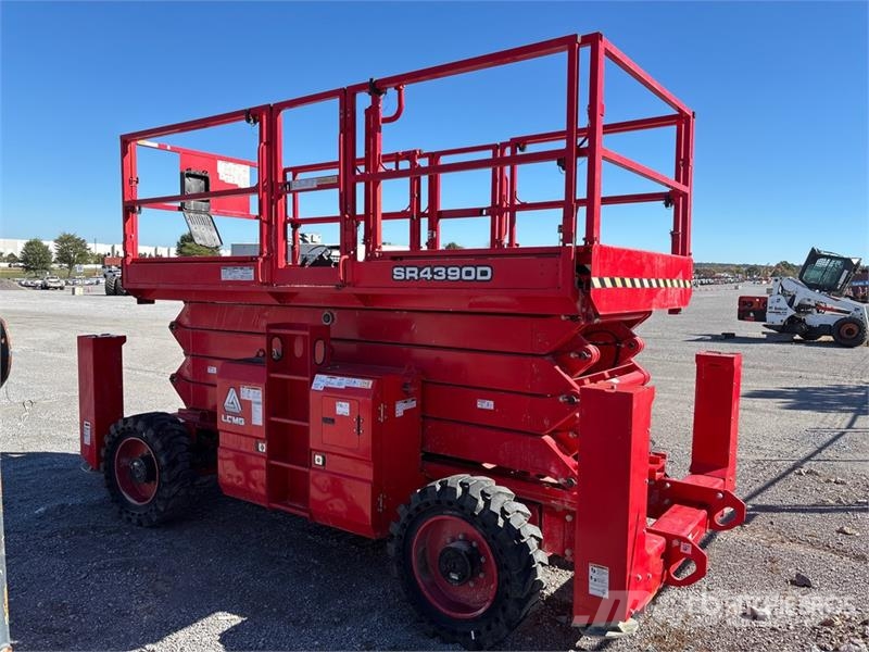 LGMG SR4390D 4x4 Diesel Scissor Lift Platforme foarfeca