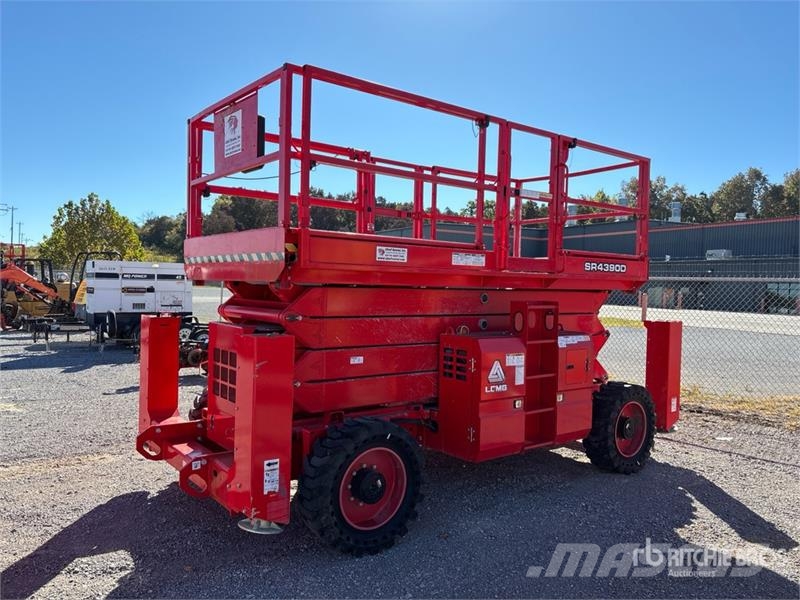 LGMG SR4390D 4x4 Diesel Scissor Lift Platforme foarfeca