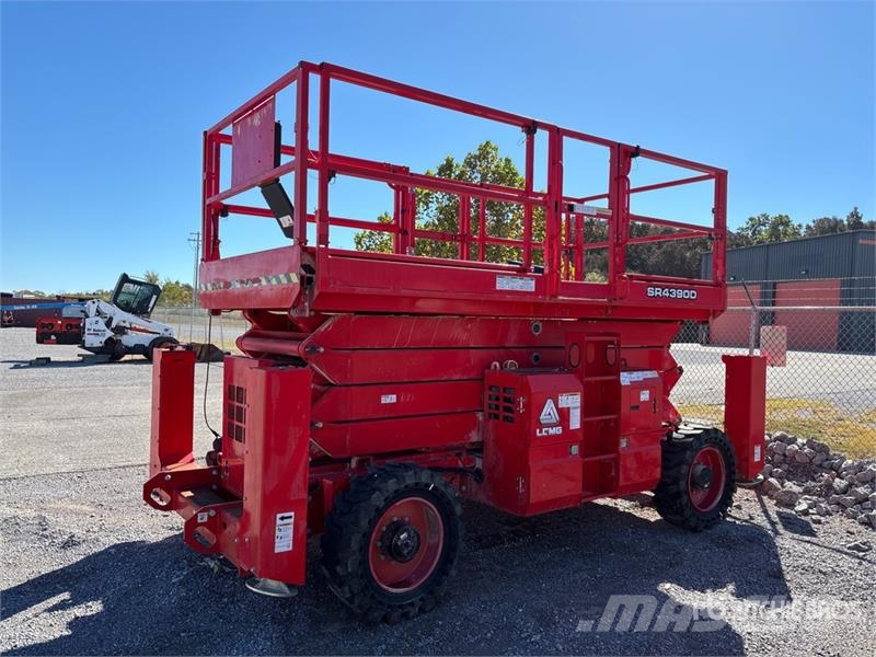 LGMG SR4390D 4x4 Diesel Scissor Lift Platforme foarfeca
