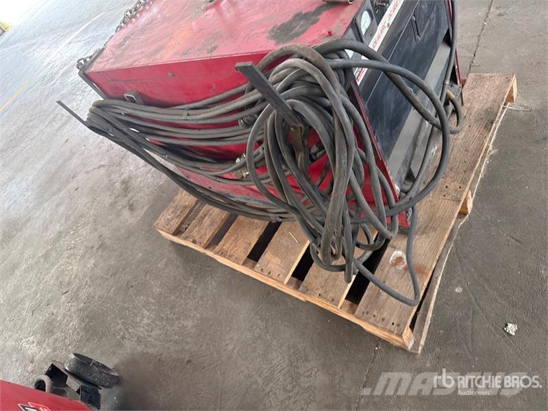 Lincoln 600 A Skid-Mounted Multi-Process Electric Welder Suvirinimo technika