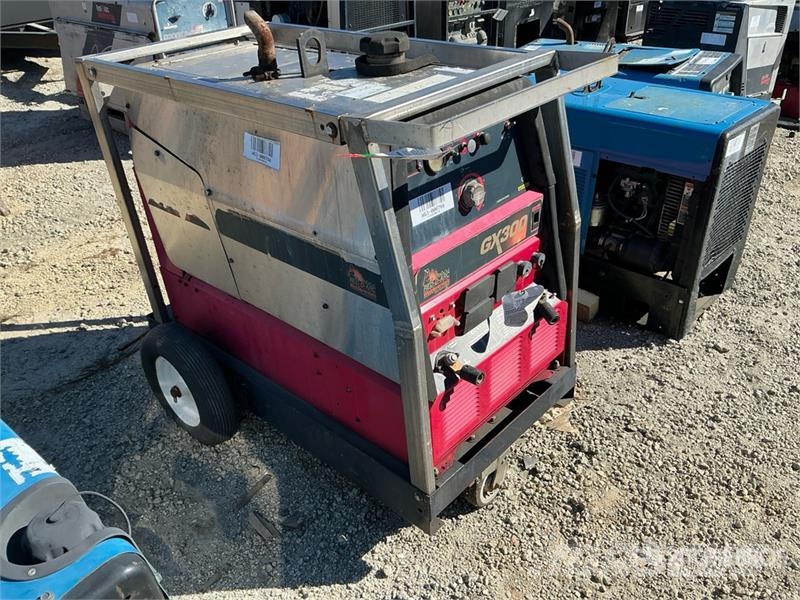 Lincoln K2284-2 300 A Multi-Process Engine Driven Welder Schweissgeräte
