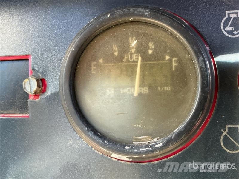 Lincoln K2284-2 300 A Multi-Process Engine Driven Welder Schweissgeräte