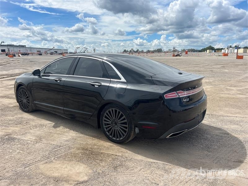Lincoln MKZ Automašīnas