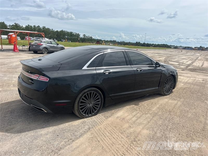 Lincoln MKZ Automašīnas