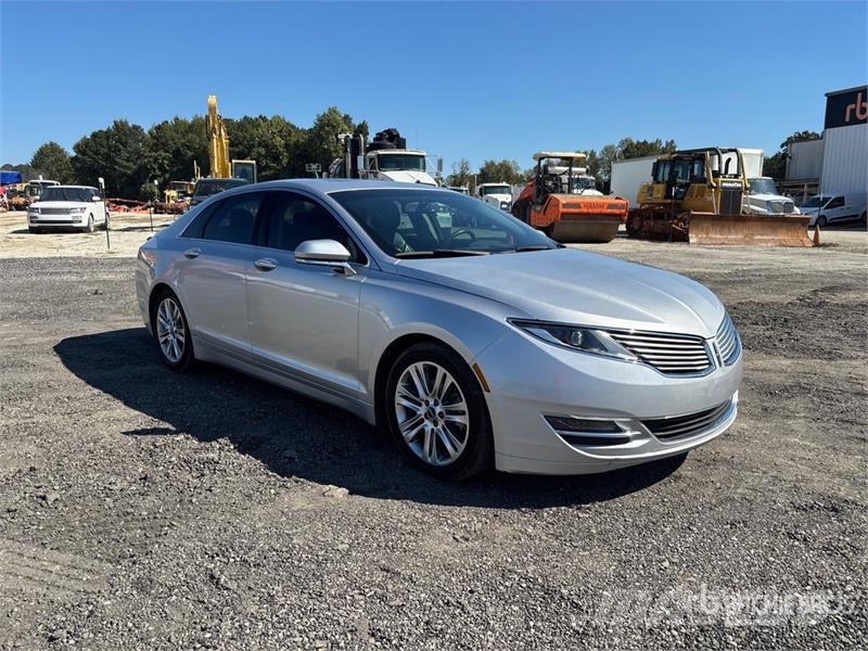 Lincoln MKZ Personbiler