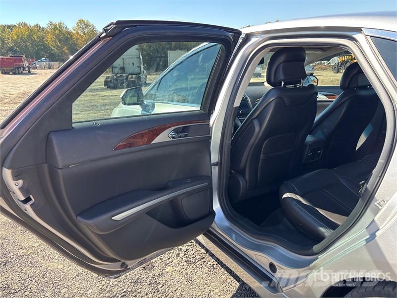 Lincoln MKZ Personbiler