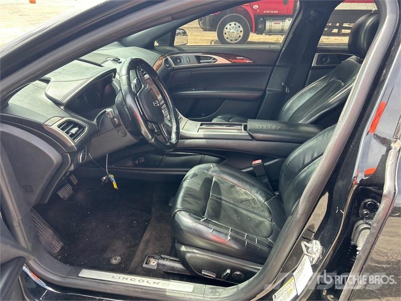 Lincoln MKZ Automašīnas