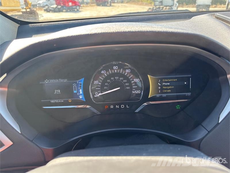 Lincoln MKZ Personbiler
